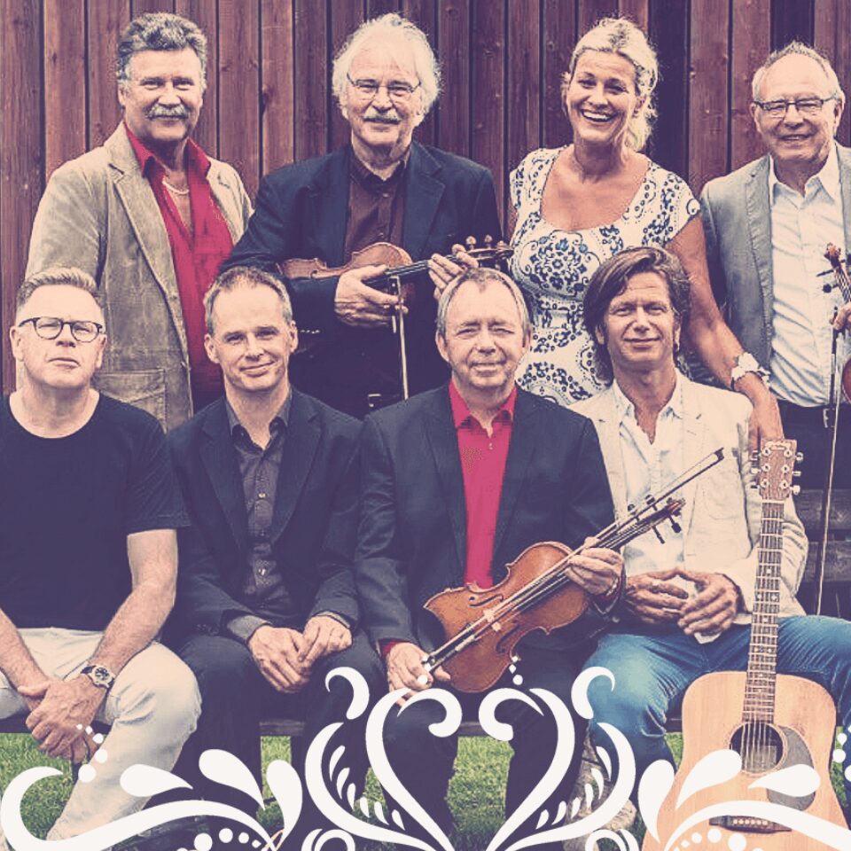 Boka Tina Ahlin & Orsa Spelmän här