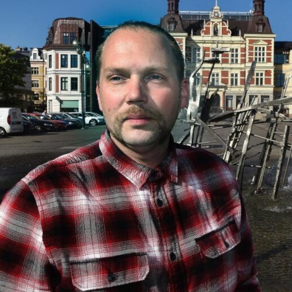 David R Andersson